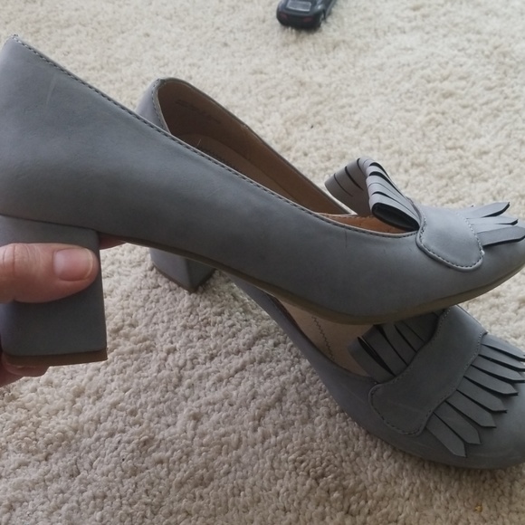 Shoes - Picture 2 of 5